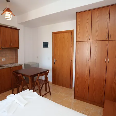 Bed & Breakfast Abiori 2