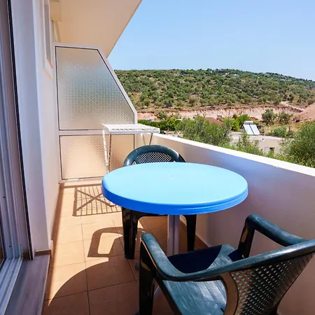 Bed & Breakfast Abiori 2