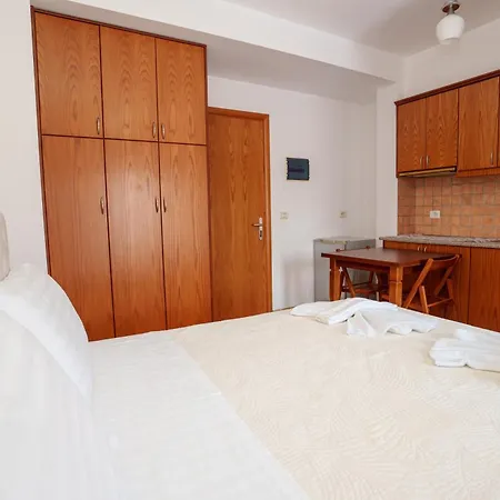 Bed & Breakfast Abiori 2