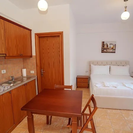 فندق مبيت وإفطار Abiori 2 3*